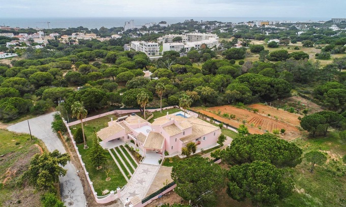 Vale Navio House | Villa Mar y Sol in Olhos de Água
