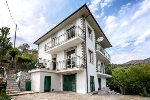 Casarza Ligure Apartment | Villa Maremonti - con 3 piscine