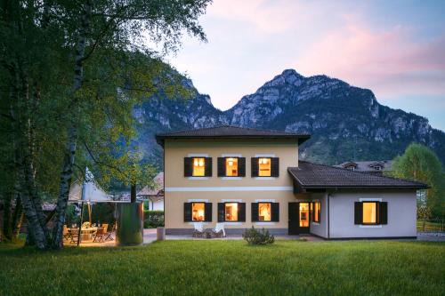 Ziano di Fiemme House | VILLA MARGHERITA - 5 minutes from Dolomiti Super Ski