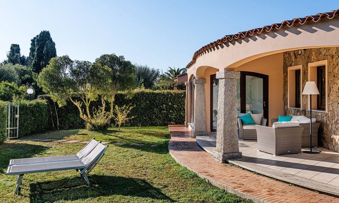 Costa Rei Villa | Villa 'Mariella' with Private Terrace, Wi-Fi and Air Conditioning