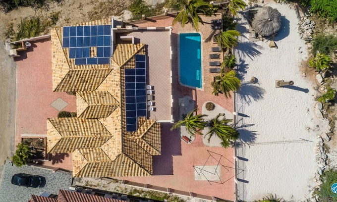 Opal Villa | Villa Mariposa - Private pool - volleyball court - quiet and serene villa!