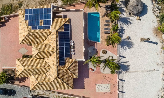 Bouvet Island Villa | Villa Mariposa - Private pool - volleyball court - quiet and serene villa!