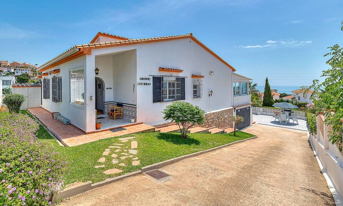 Torreblanca Villa | Villa Marite - Close to the beach,Pool & BBQ
