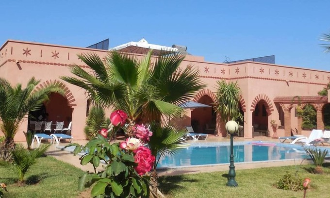 Jaidate Villa | Villa Marrakech for 10 people with large swimming pool, stove and internet.