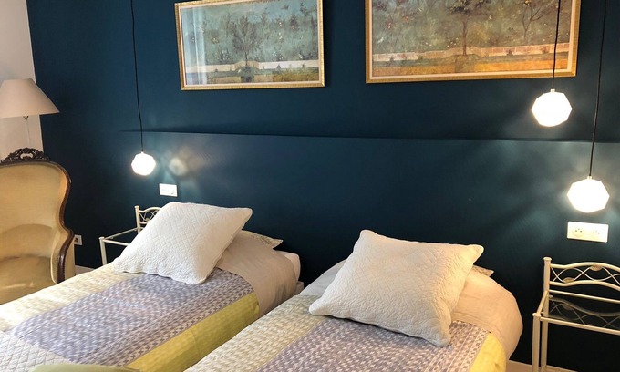 Amboise House | Villa Mary