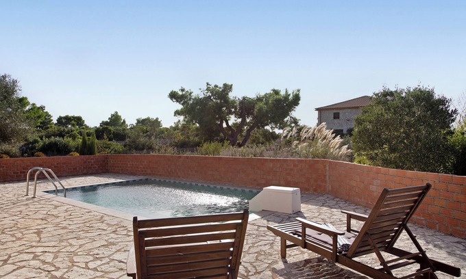 Elation Villa | Villa 'Mary Helen' with Private Pool, Private Terrace and Shared Garden