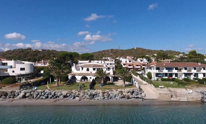Sarroch House | Villa Mary in Pula: exclusive location with private access to the beach