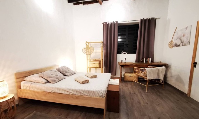 Saint-Pierre Villa | Villa Matadie "romantic with salt pool, 5 minutes from the beach!