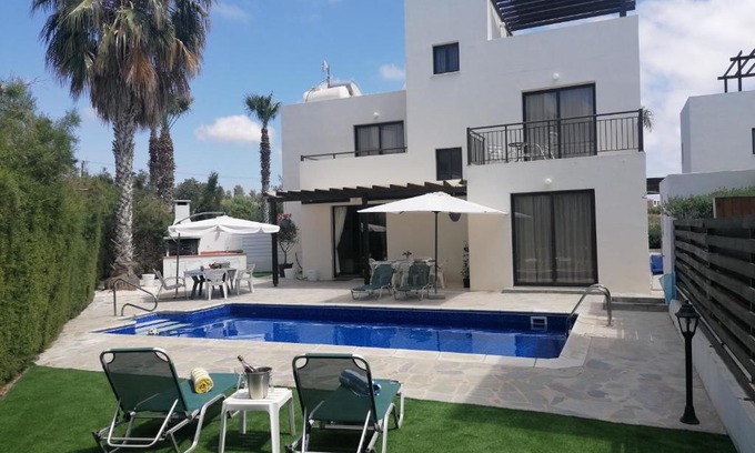 Kissonerga Villa | Villa Med-Sunset