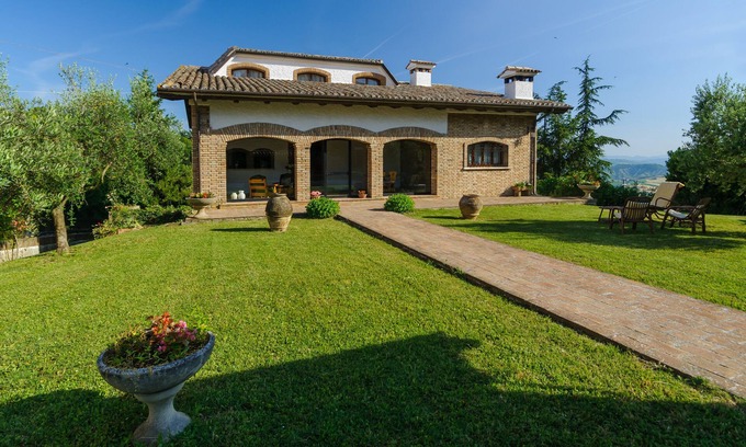 Mondaino Villa | Villa Mery, Holiday house in the hills of the Rimini Riviera, with private pool