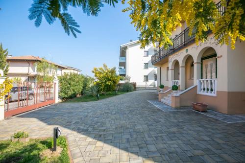 Desenzano del Garda Apartment | Villa Mimosa - Appartamento 1 - Happy Rentals