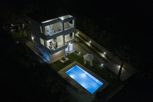 Plaka Villa | Villa Minos Plaka