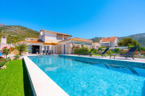 Stankovici Villa | Villa Mirage with Private Heated Pool