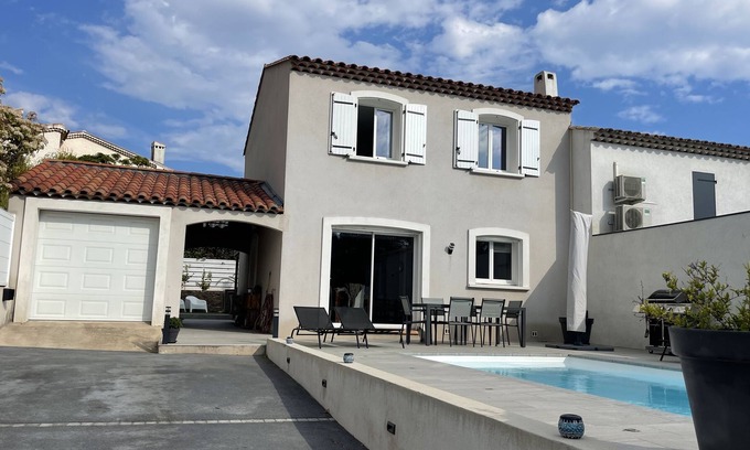 La Valette-du-Var Villa | Villa Moderne Avec Piscine, au Calme, Proche des Plages
