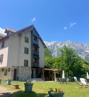 Shale Hotel | Villa Molla