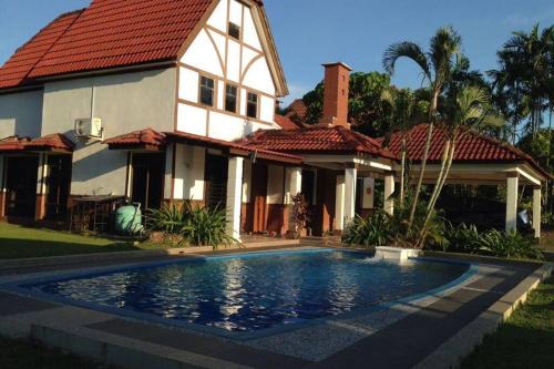 Alor Gajah Villa | Villa Mommy A Famosa Resort