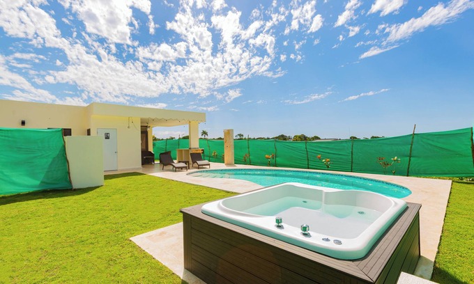 La Mulata Villa | villa mon Fleur w/jacuzzi,free shuttle at casa linda