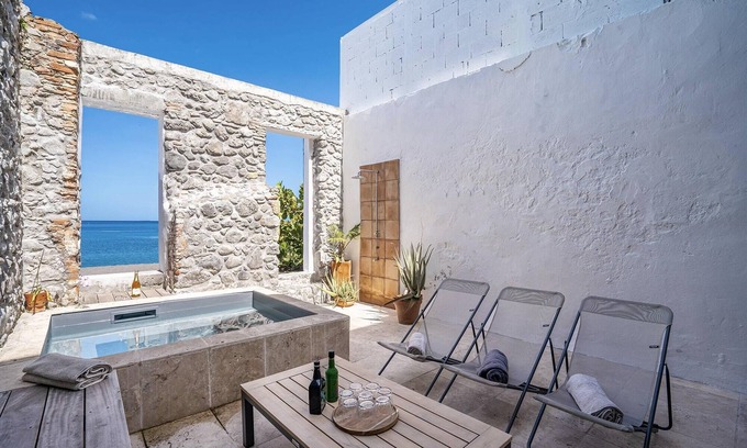 Saint-Pierre House | Villa Mont O Ciel - Four Bedroom Villa, Sleeps 8