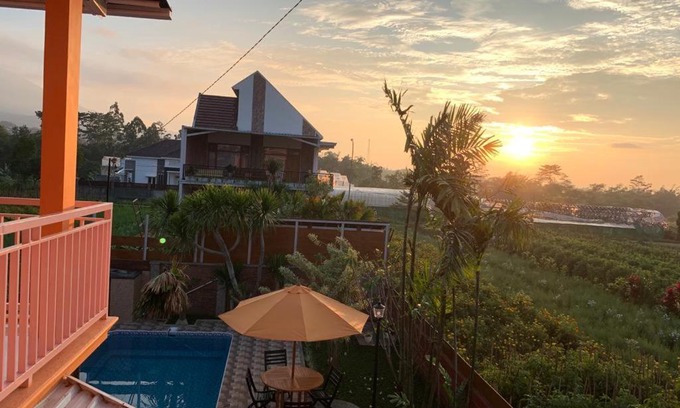 Sidomulyo Villa | Villa Montebello Batu