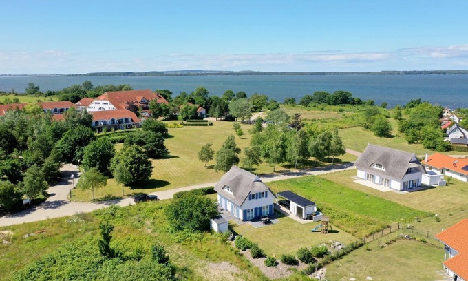 Trent House | Villa Morgensünn - House in an idyllic location with sauna, terrace and garden -