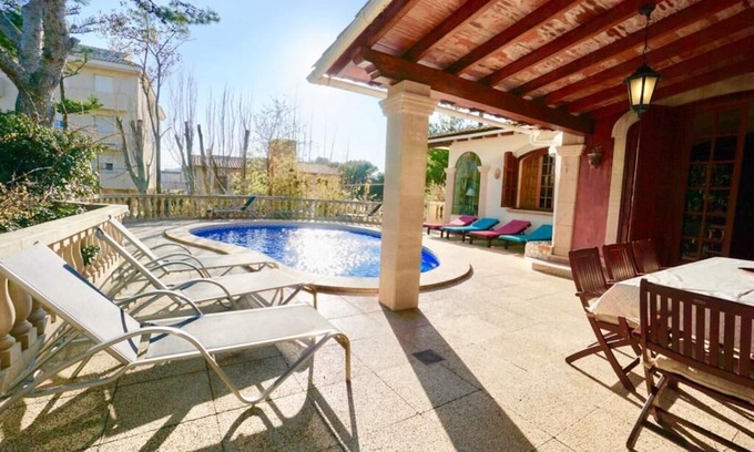 Es Pelats Ski Chalet | VILLA MUNAR I, Beautiful villa with swimmingpool ideal for families, quiet place