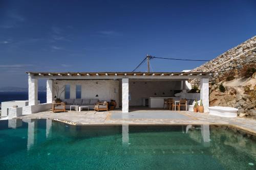 Agios Ioannis Villa | Villa Mykonis Prana by Lavillaebella