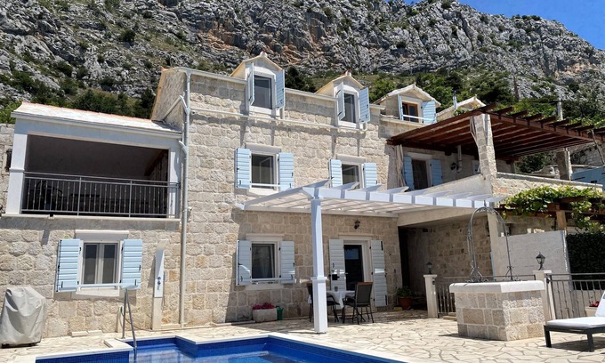 Jesenice Villa | VILLA NARESTE Stone house with pool and amazing sea view