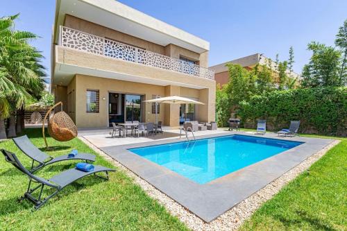 Menara Villa | Villa Narjisse , Élégance et Calme, piscine privée
