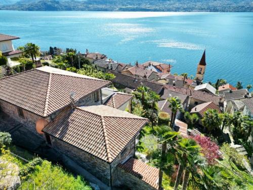 Gonte Villa | Villa near Lake with Panoramic Views