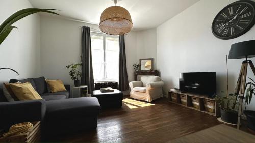 Nevers Apartment | Villa Nelly - Maison spacieuse & jardin