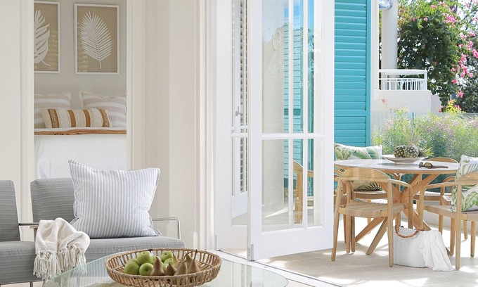 Noosa Heads Apartment | Villa Nette - ocean views, walk to beach & restaurants, National Park