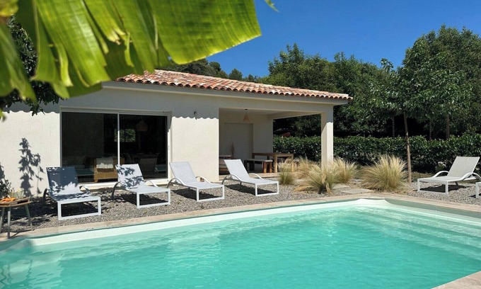Salernes Villa | Villa Neuve Piscine Privée, au Calme à la Campagne, Clôturée, Clim, 8 Pers, 4 ch