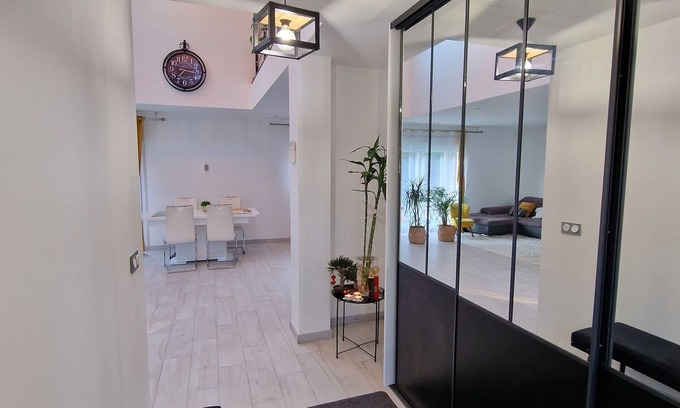 Villepinte Villa | Villa Neuve Tout Confort et Extra Spacieuse Entièrement Climatisée