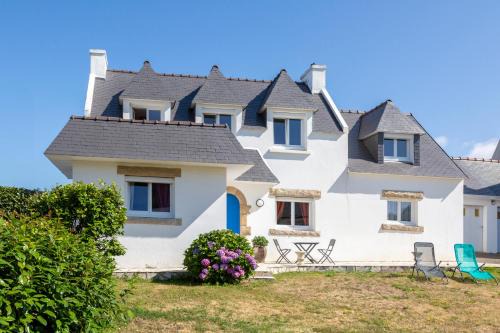 Trevignon House | Villa Nicole face mer