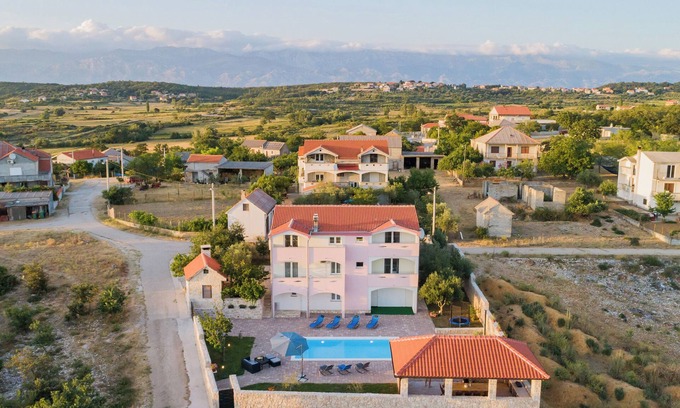 Razanac House | Villa Nikolina (V9861-K1) - Radovin (Ražanac)