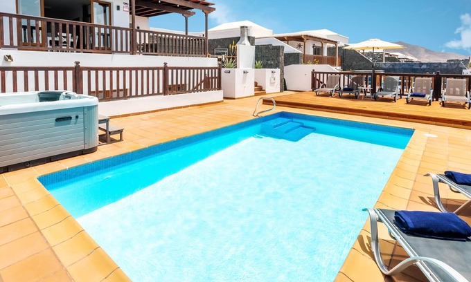 Playa Blanca Villa | Villa Nina Hermosa Vista Lobos Playa Blanca