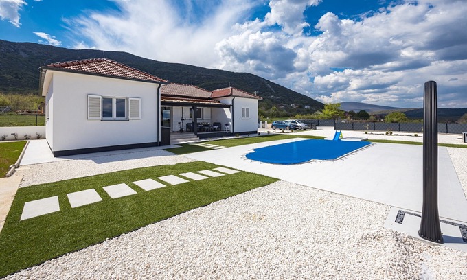 Sinj Villa | Villa Noemi with Private Pool