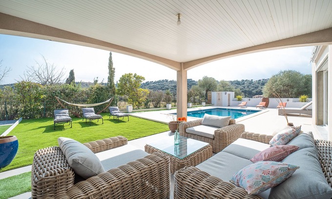 Vives Villa | Villa Noham - Maison pour 14 avec piscine