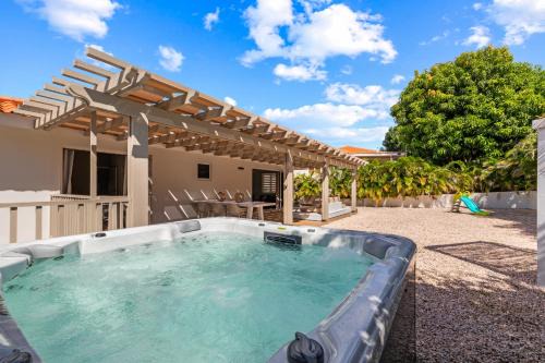 Jan Thiel Villa | Villa Noni Curaçao met jacuzzi