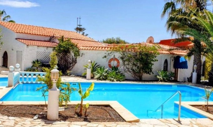 Parque Holandes Villa | Villa Océano: Sea View, Heated Pool, Fast WiFi, Solar Energy, Garden