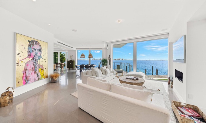 Miami Shores Villa | Villa Ocean wide bay