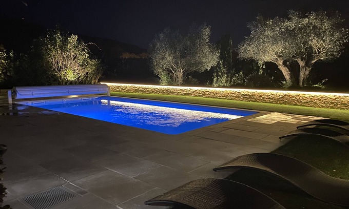 La Mole Villa | Villa of charm entirely air-conditioned in residence with swimming pool