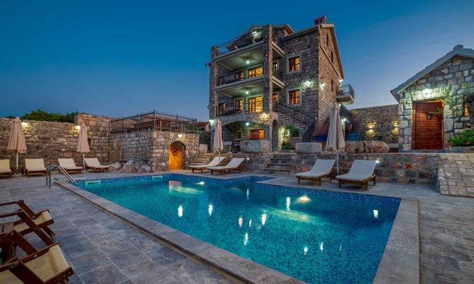 Vranovici Hotel | Villa Old Castle