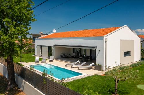 Filipini Villa | Villa Olive
