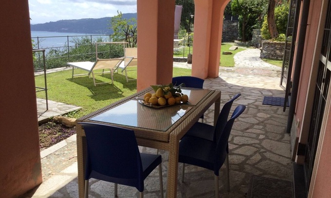 Zoagli Apartment | Villa Olivia apartment: terrace, portico, Portofino Gulf view