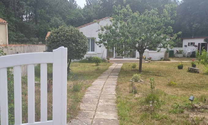 Saint-Augustin House | Villa on 1300 M2 land between Palmyre and Saint Palais