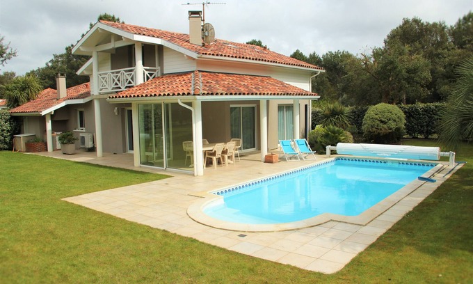 Soustons Villa | VILLA on the golf - Private swimming pool - Beaches Lake and Ocean - 10min Hossegor