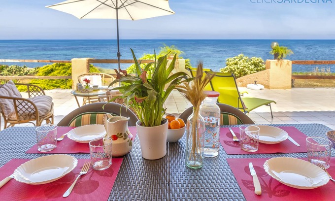 Tonnara Villa | Villa on the shore of the Sorso marina, 3 bedrooms, veranda overlooking the sea, garden