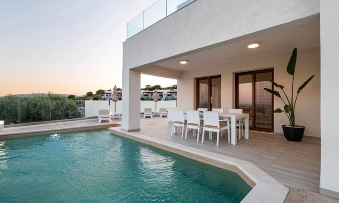 Gennadi Villa | Villa Oriens with private pool
