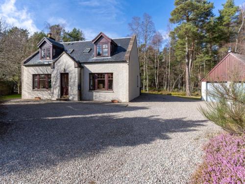 Nethy Bridge Villa | Villa Osprey House by Interhome